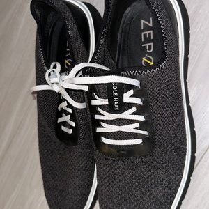 Cole HAAN Zerogrand mens tennis shoes. Worn once.